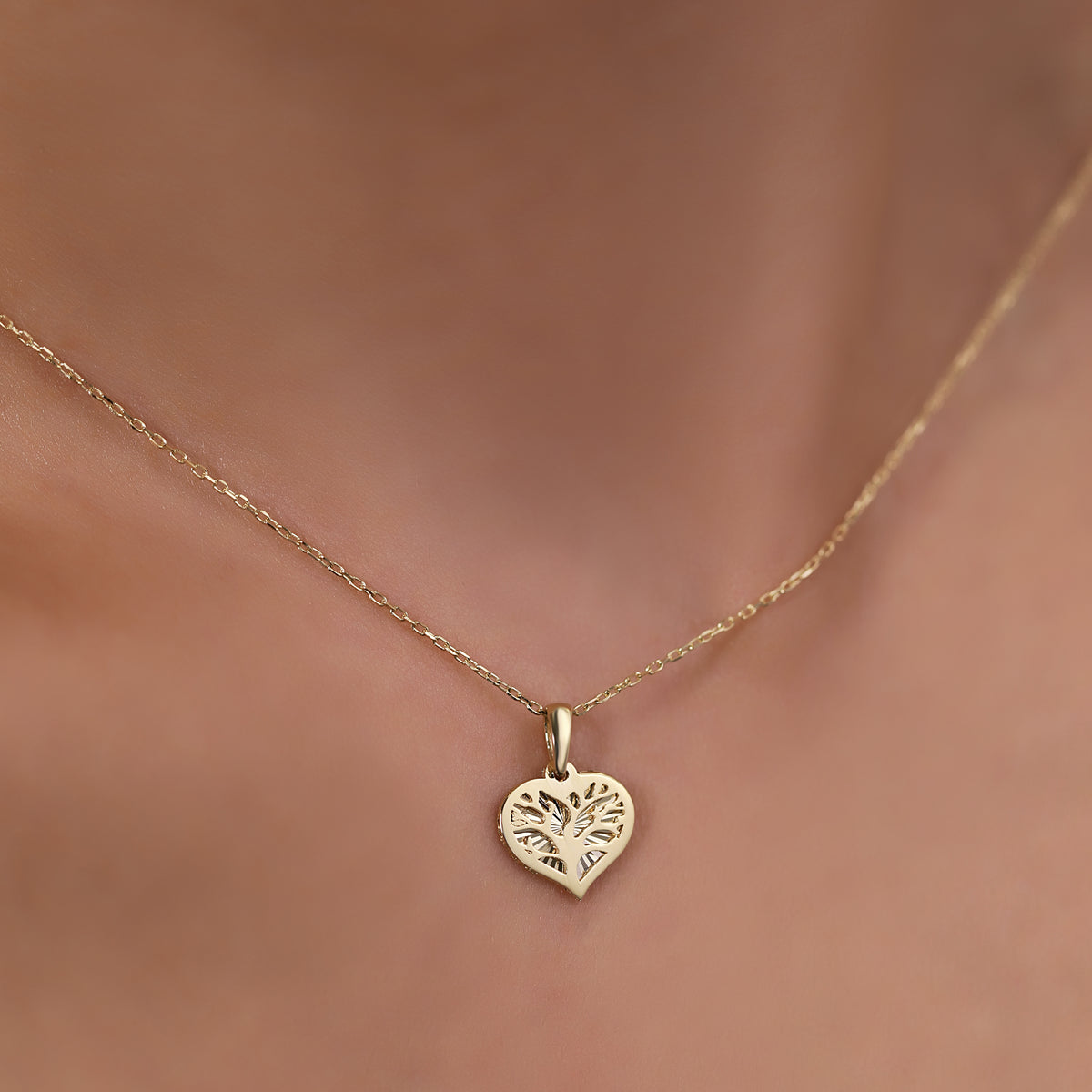 14K Gold Tree of Life Heart Necklace, Diamond Cut Heart Pendant, Family Tree Charm, Meaningful Gift for Her