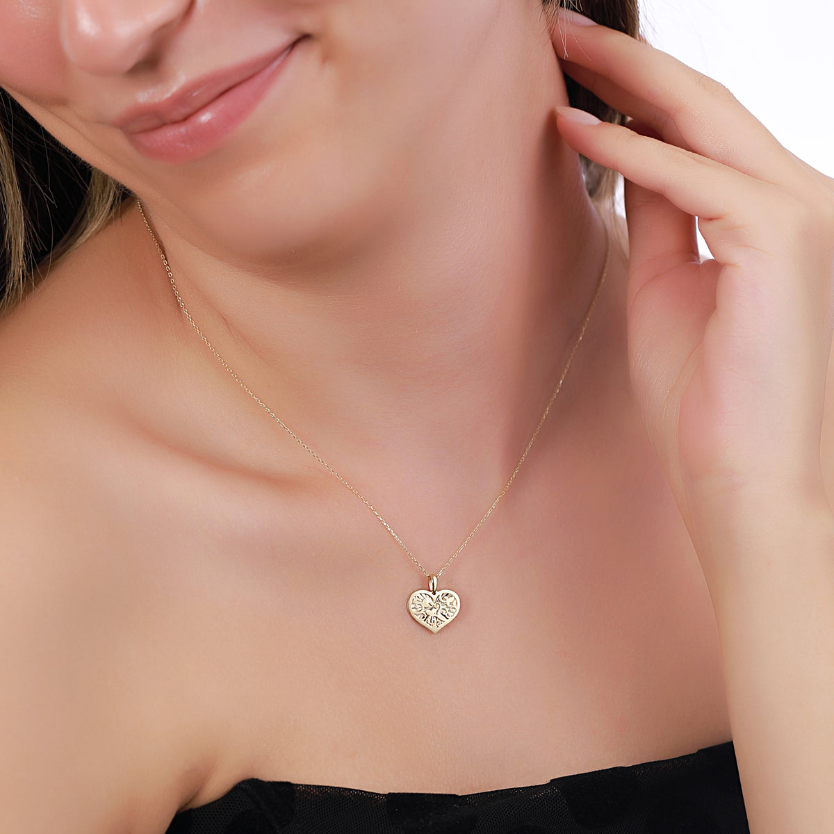 14K Gold Filigree Heart Necklace, Diamond Cut Ornate Heart Pendant, Vintage Style Charm, Romantic Gift for Her