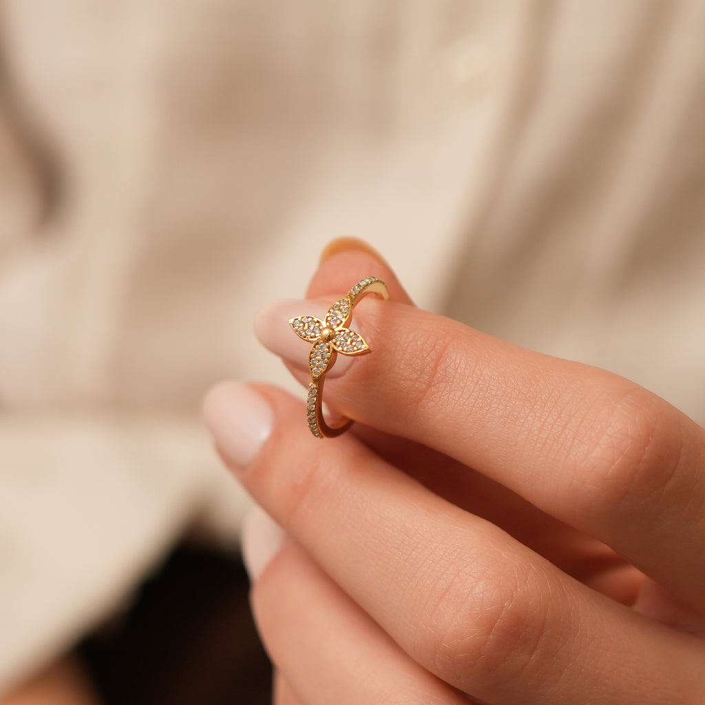 14K Gold Pave Flower Ring, Lab Diamond Clover Statement Ring, Sparkling Petal Ring, Floral Stacking Ring, Gift for Her