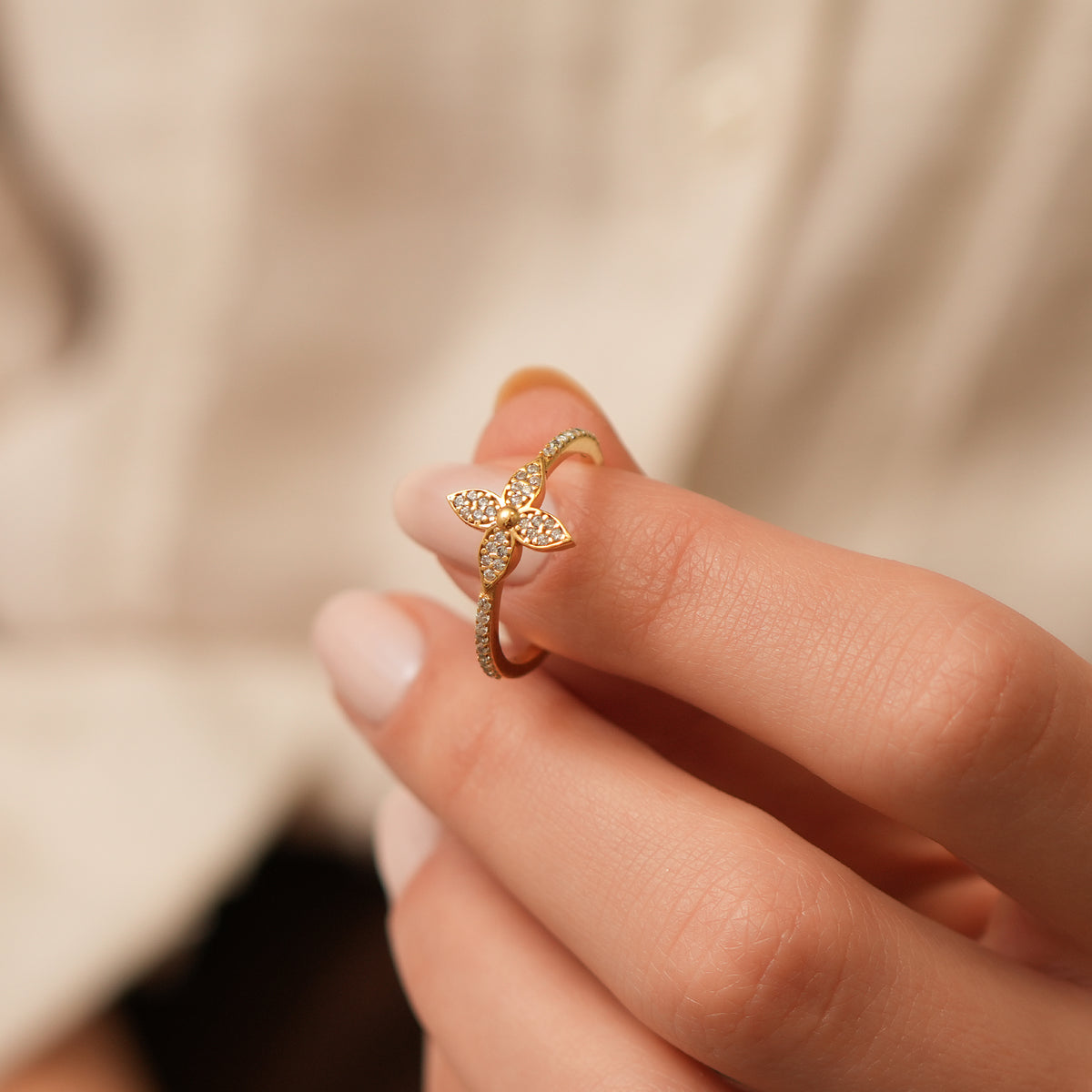 14K Gold Pave Flower Ring, Lab Diamond Clover Statement Ring, Sparkling Petal Ring, Floral Stacking Ring, Gift for Her