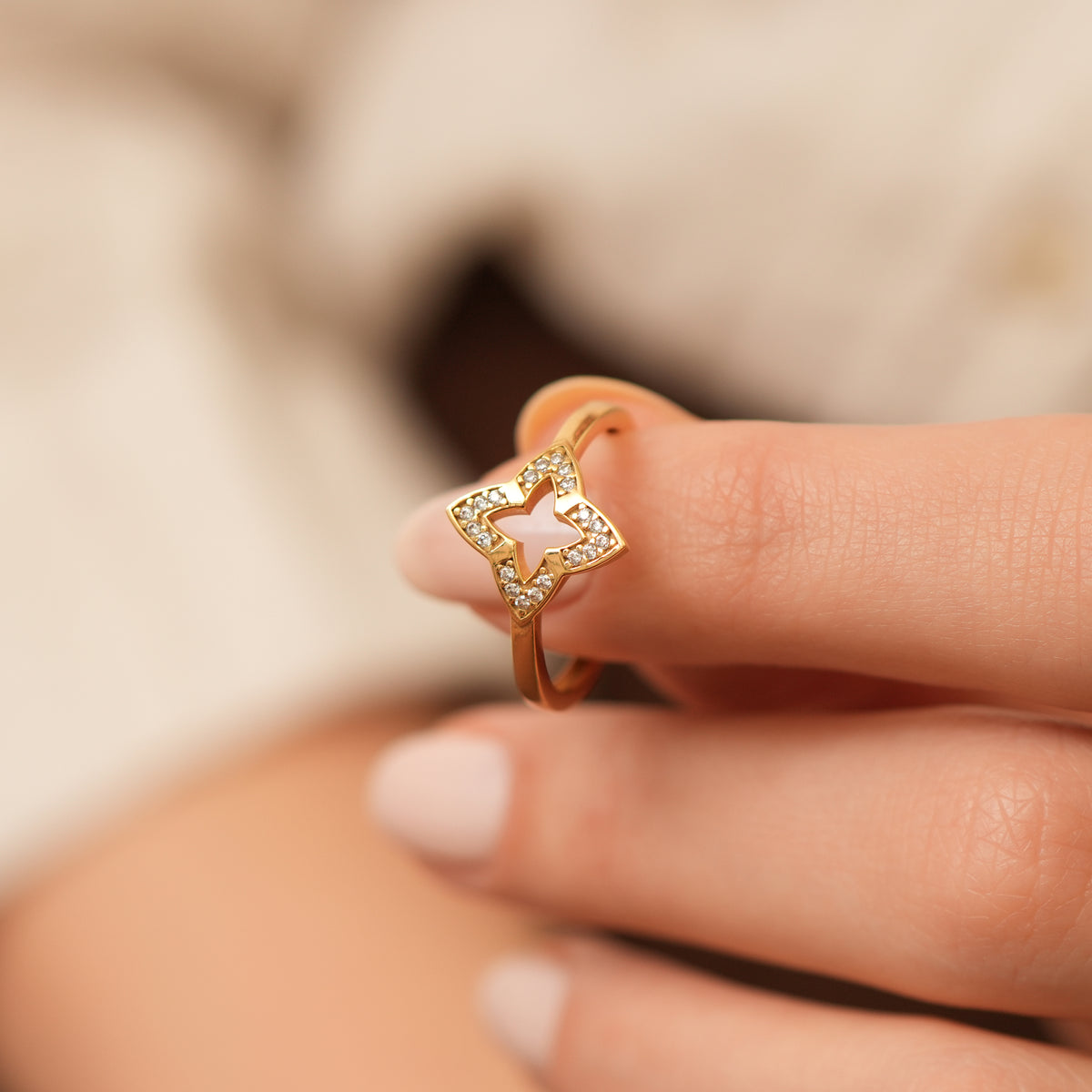 14K Gold Open Star Ring, Pave Lab Diamond Compass Ring, Sparkling Star Outline Ring, Celestial Statement Ring, Gift for Her