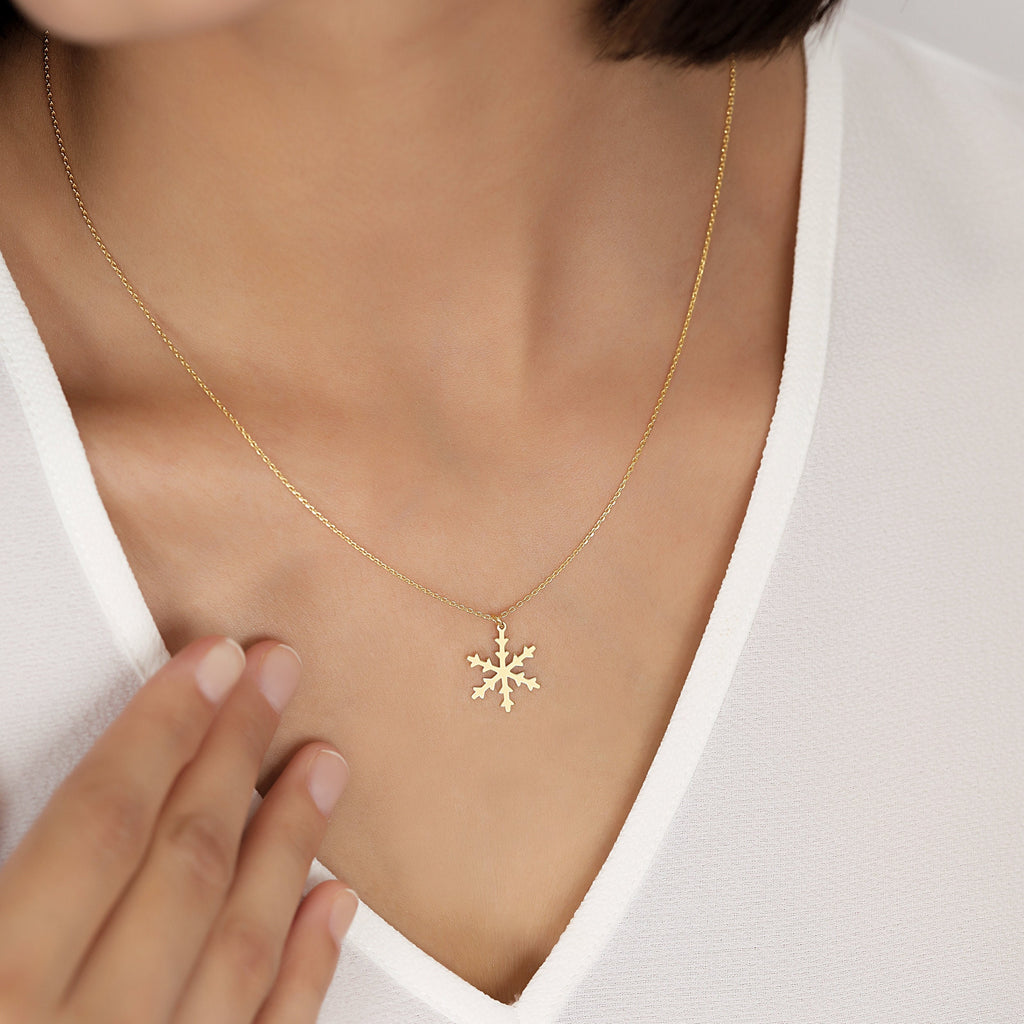 18K Gold Vermeil Snowflake Pendant Necklace | Delicate Winter Jewelry