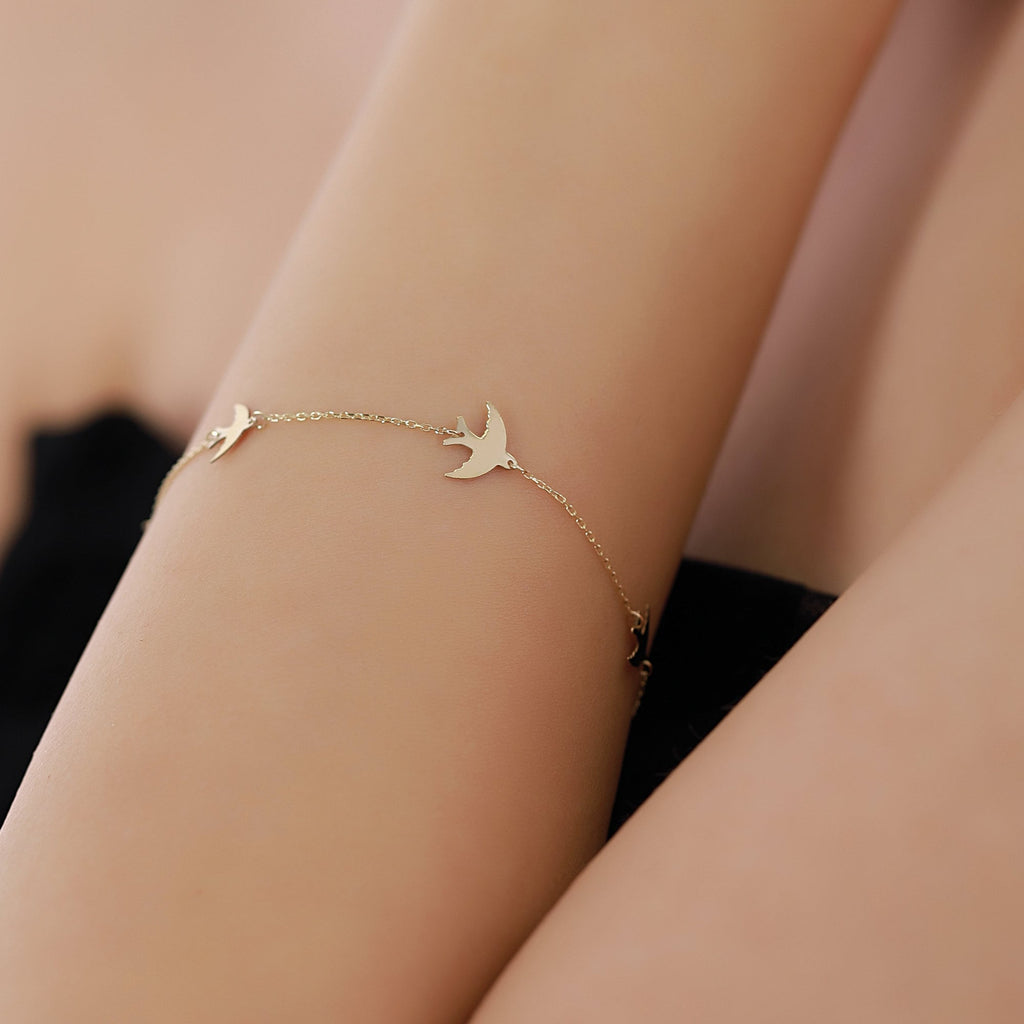 14K Gold Bird Bracelet, Flying Swallow Chain Bracelet, Delicate Freedom Symbol Jewelry, Dainty Everyday Bracelet