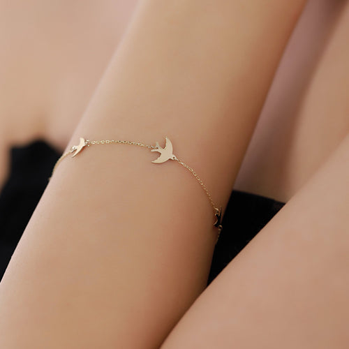 14K Gold Bird Bracelet, Flying Swallow Chain Bracelet, Delicate Freedom Symbol Jewelry, Dainty Everyday Bracelet