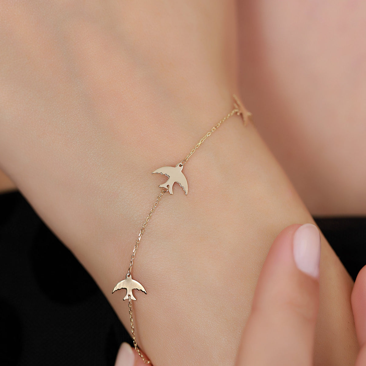 14K Gold Bird Bracelet, Flying Swallow Chain Bracelet, Delicate Freedom Symbol Jewelry, Dainty Everyday Bracelet