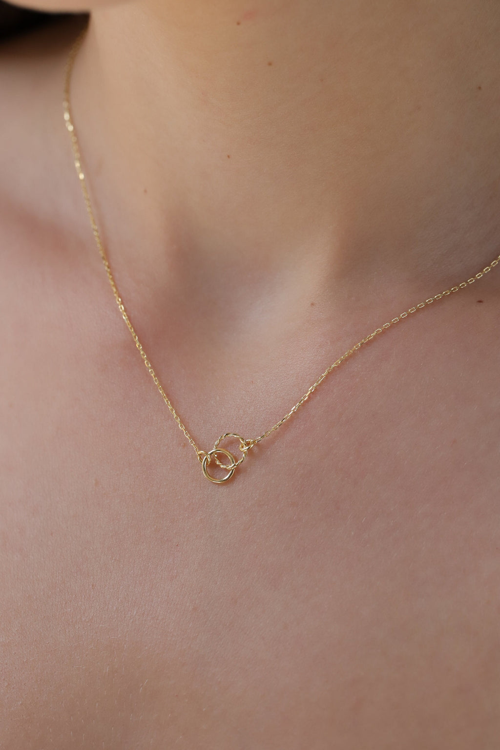 14K Gold Interlocking Circle Necklace, Twisted Rope Double Ring Pendant, Textured Two Circle Charm, Gift for Her