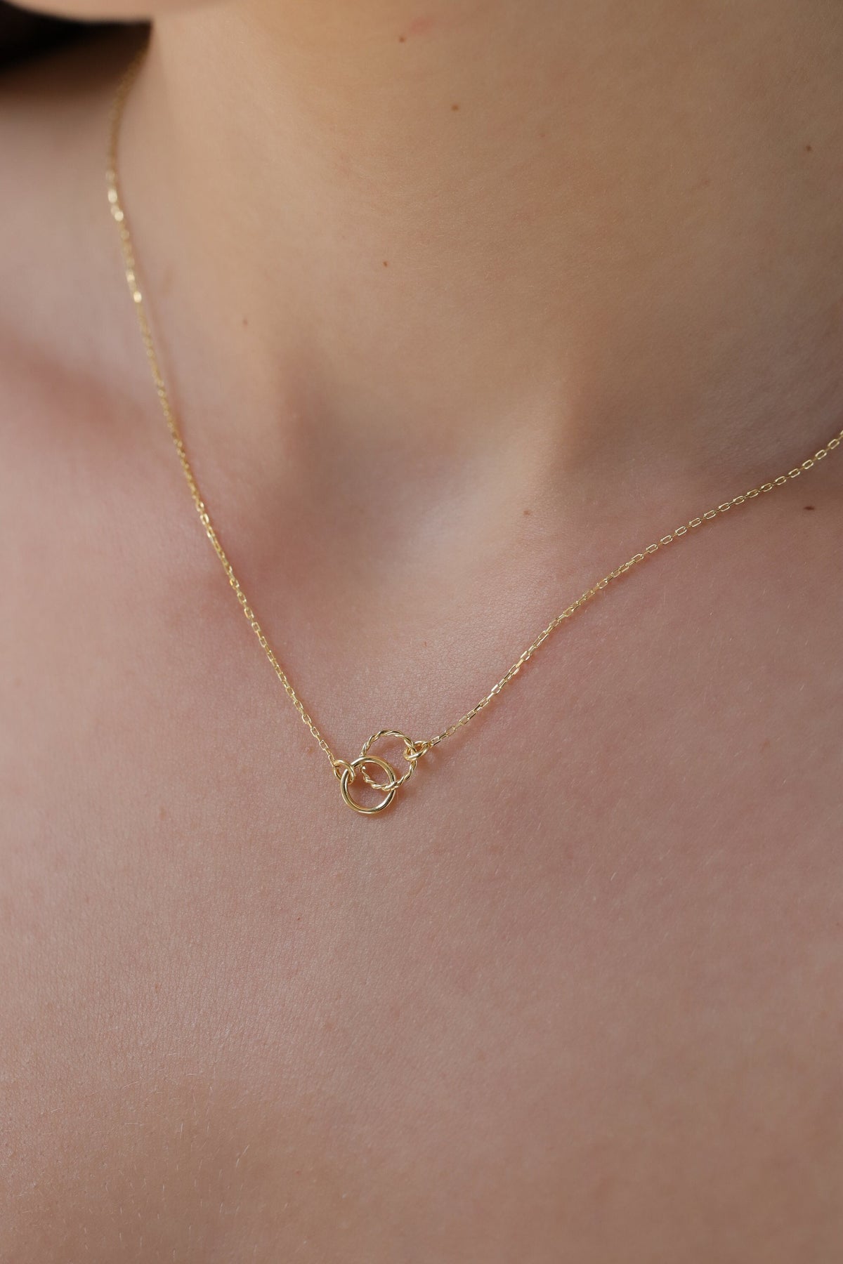 14K Gold Interlocking Circle Necklace, Twisted Rope Double Ring Pendant, Textured Two Circle Charm, Gift for Her