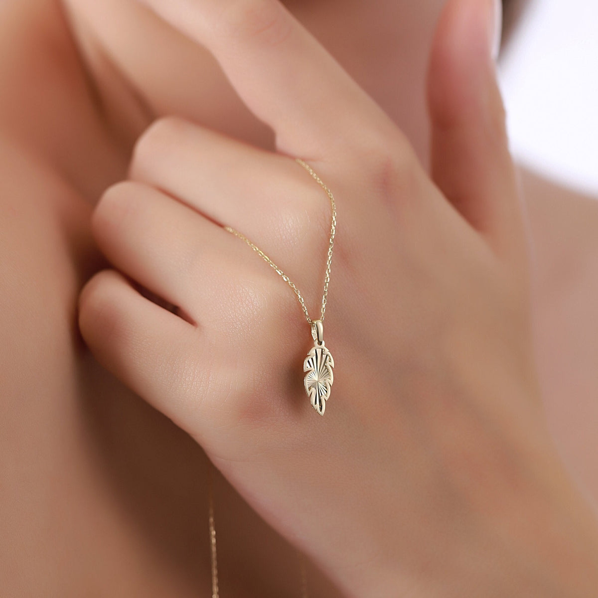 14K Gold Feather Necklace, Diamond Cut Leaf Pendant, Dainty Nature Charm, Boho Everyday Jewelry, Gift for Her