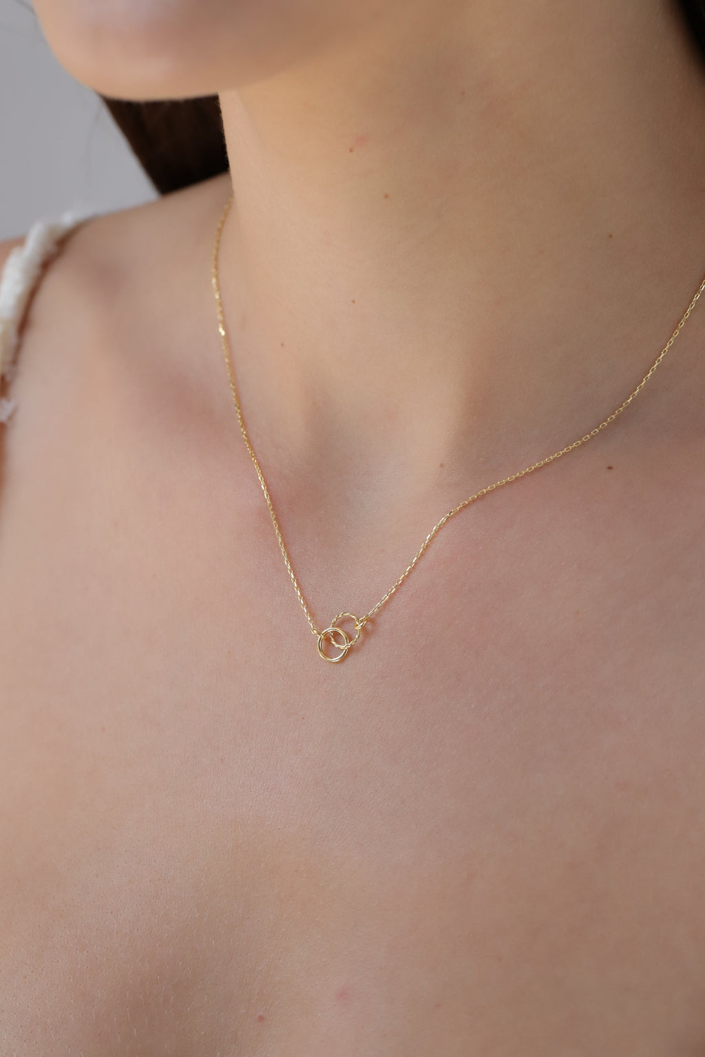14K Gold Interlocking Circle Necklace, Twisted Rope Double Ring Pendant, Textured Two Circle Charm, Gift for Her