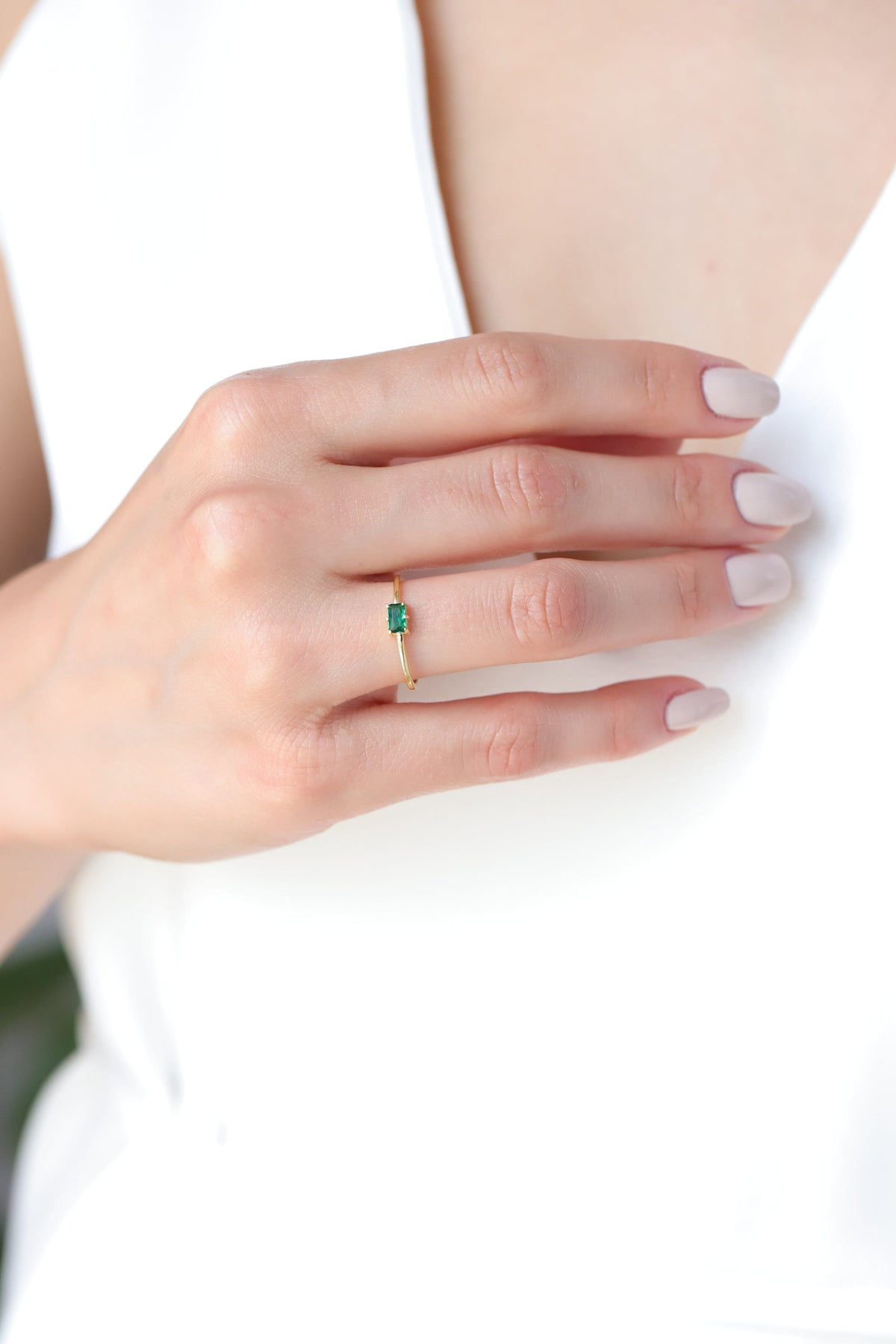 14K Gold Emerald Ring, East West Green Stone Ring, Dainty Solitaire Ring, Minimalist Gemstone Ring, Gift for Her