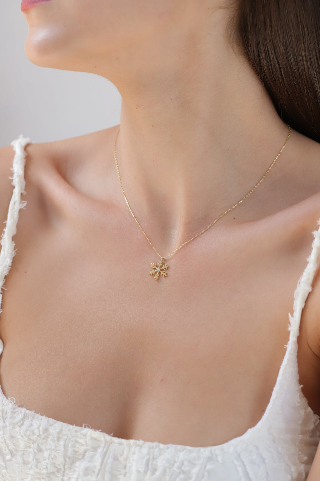 14K Gold Snowflake Necklace, Diamond Center Snowflake Pendant, Winter Holiday Charm, Gift for Her