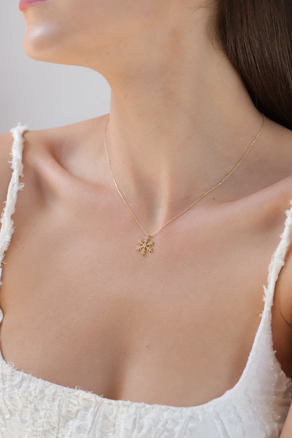 14K Gold Snowflake Necklace, Diamond Center Snowflake Pendant, Winter Holiday Charm, Gift for Her