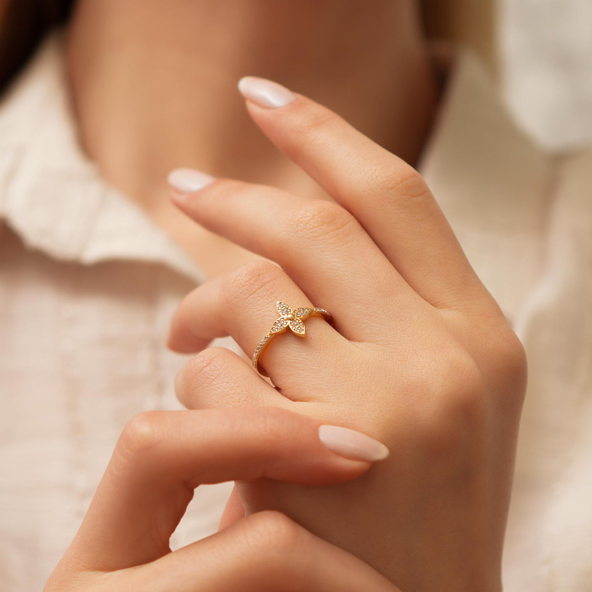 14K Gold Pave Flower Ring, Lab Diamond Clover Statement Ring, Sparkling Petal Ring, Floral Stacking Ring, Gift for Her