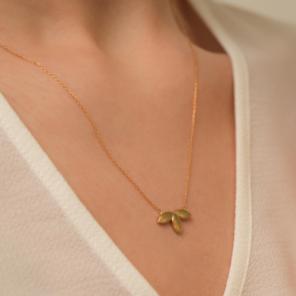 14K Gold Leaf Cluster Necklace, Three Petal Pendant, Puffy Leaf Charm, Minimalist Gift for Her