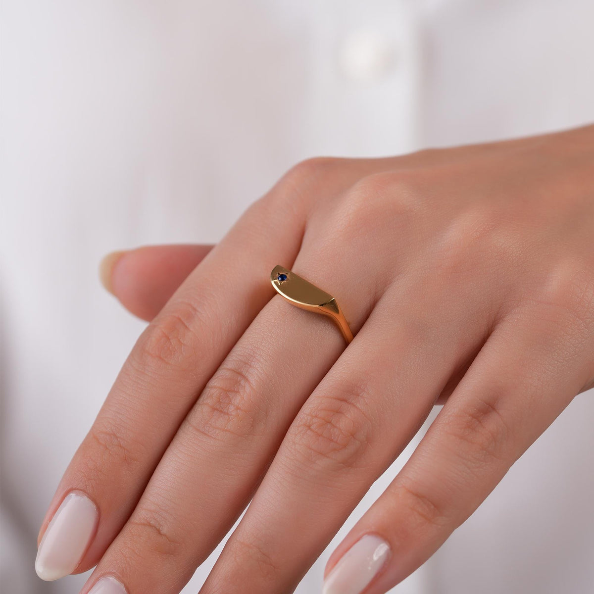 14K Gold Star Signet Ring, Blue Sapphire Accent Ring, Modern Flat Top Ring, Unisex Signet Style, Gift for Her