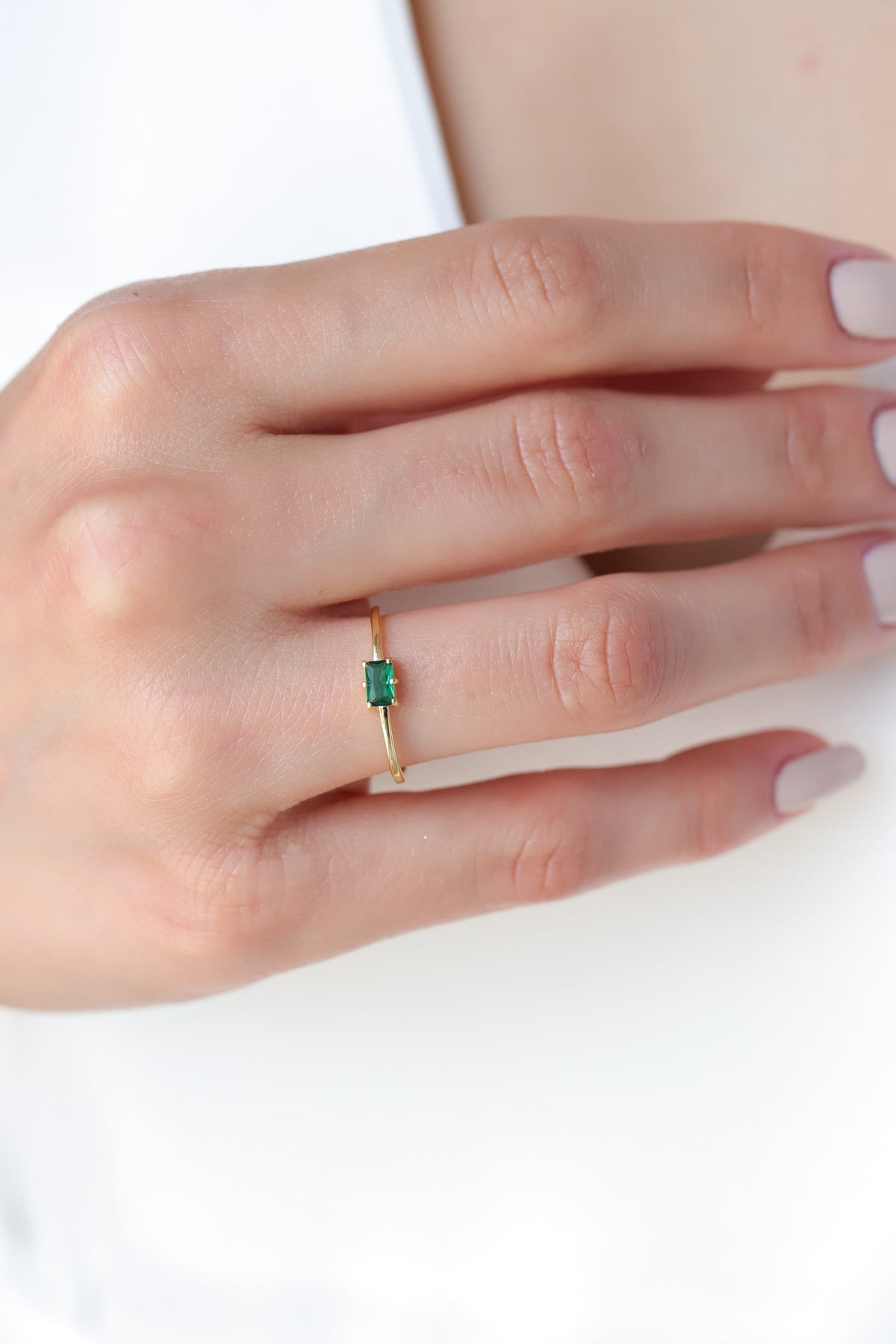 14K Gold Emerald Ring, East West Green Stone Ring, Dainty Solitaire Ring, Minimalist Gemstone Ring, Gift for Her