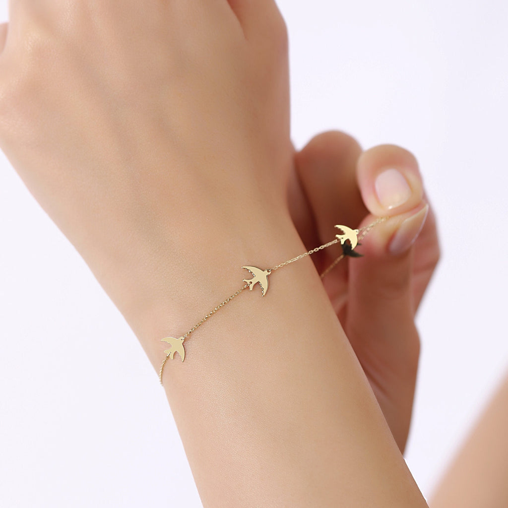 14K Gold Bird Bracelet, Flying Swallow Chain Bracelet, Delicate Freedom Symbol Jewelry, Dainty Everyday Bracelet