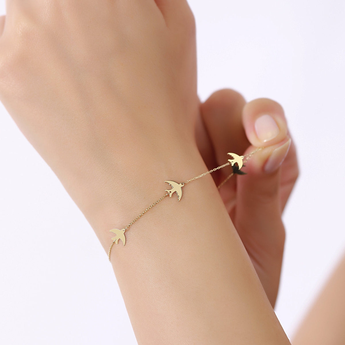 14K Gold Bird Bracelet, Flying Swallow Chain Bracelet, Delicate Freedom Symbol Jewelry, Dainty Everyday Bracelet