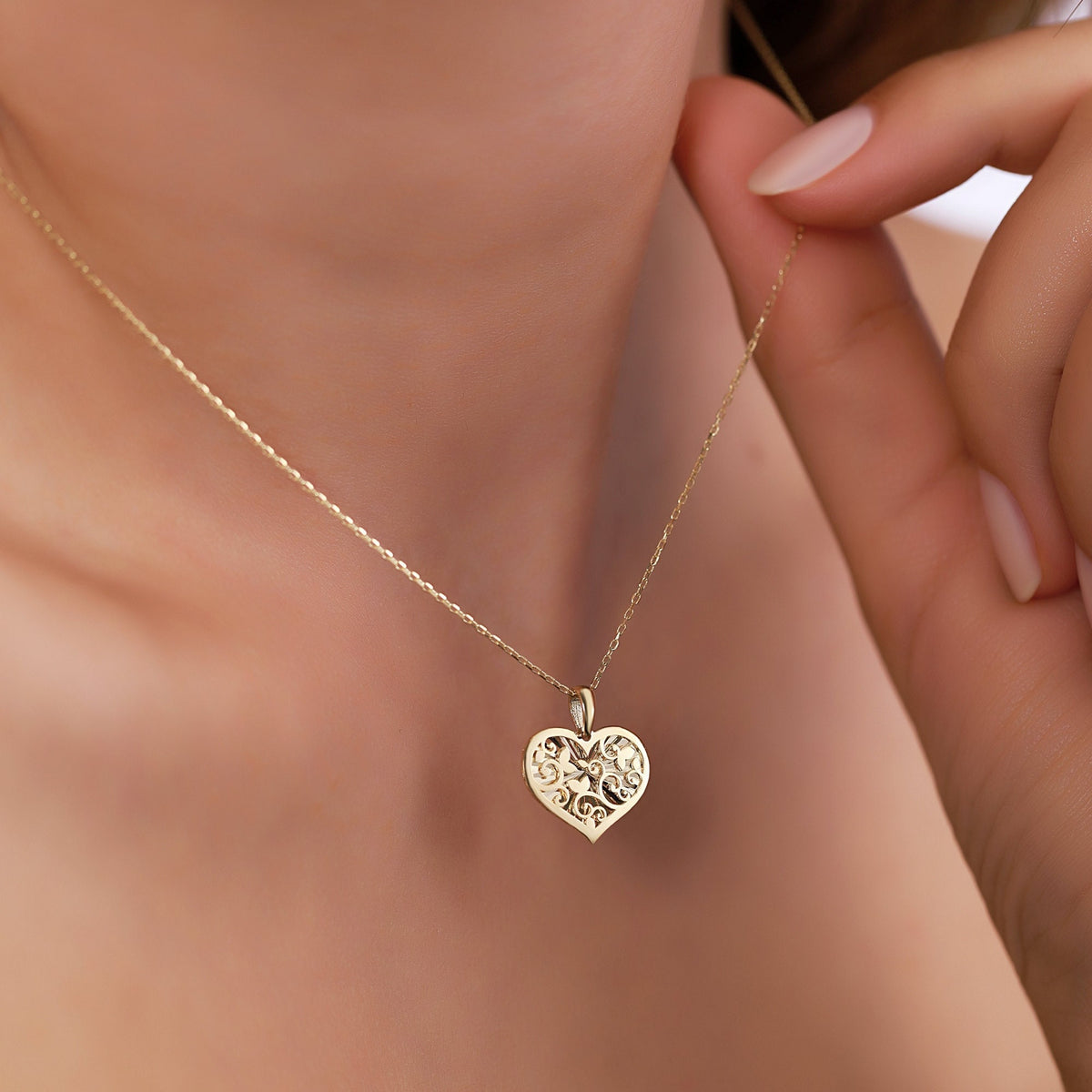 14K Gold Filigree Heart Necklace, Diamond Cut Ornate Heart Pendant, Vintage Style Charm, Romantic Gift for Her