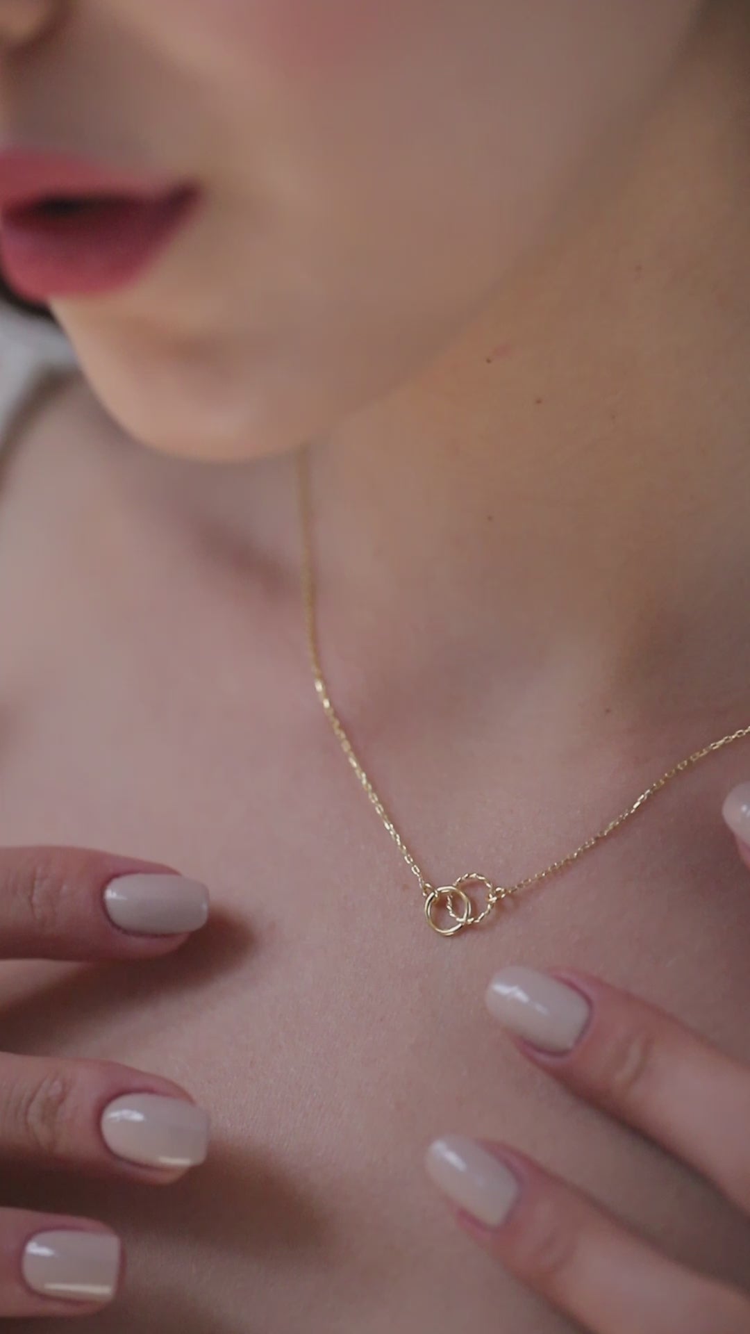14K Gold Interlocking Circle Necklace, Twisted Rope Double Ring Pendant, Textured Two Circle Charm, Gift for Her