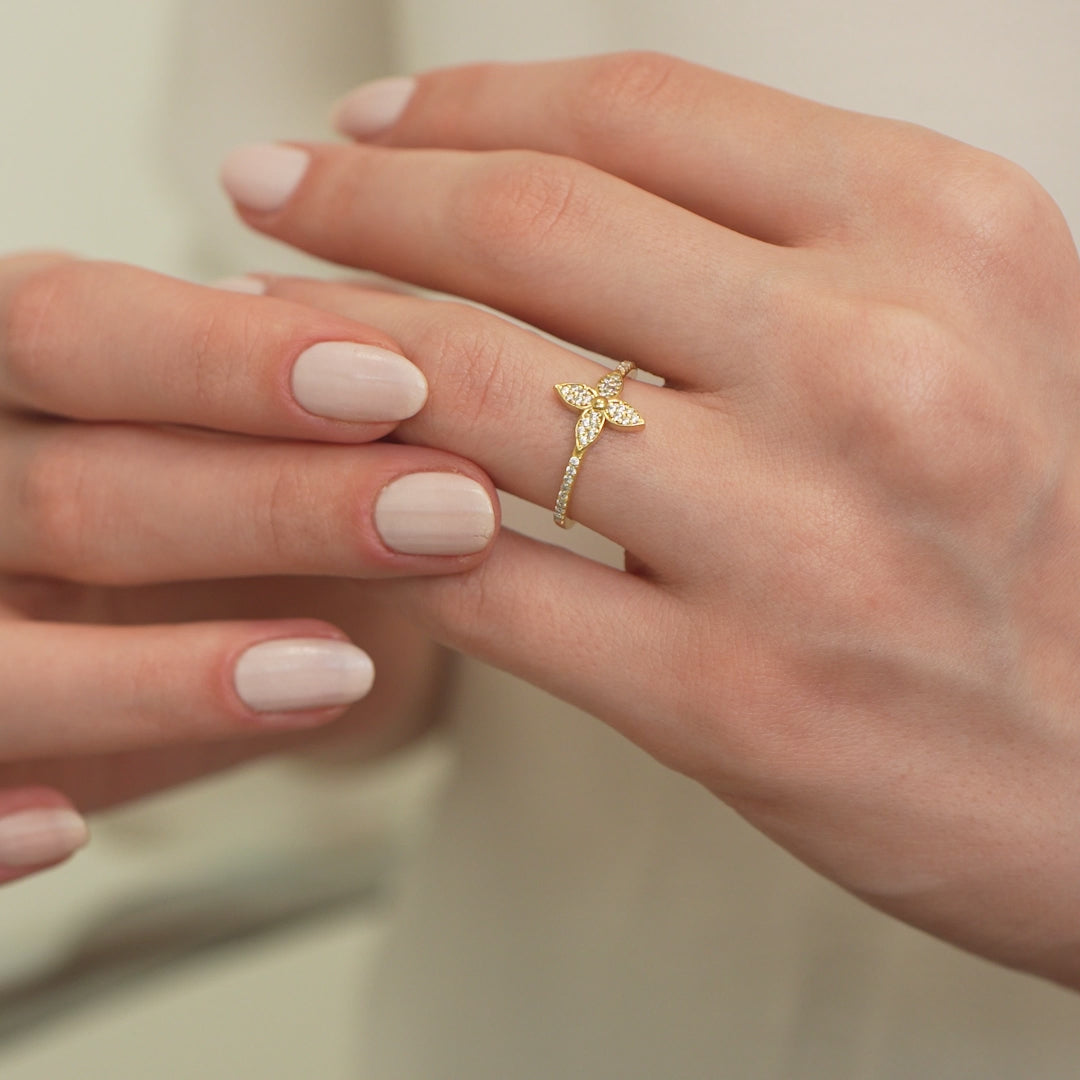 14K Gold Pave Flower Ring, Lab Diamond Clover Statement Ring, Sparkling Petal Ring, Floral Stacking Ring, Gift for Her