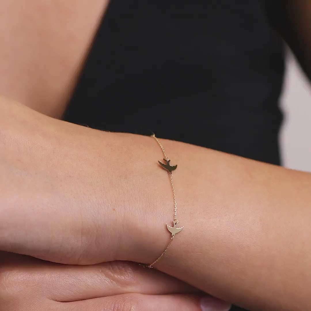 14K Gold Bird Bracelet, Flying Swallow Chain Bracelet, Delicate Freedom Symbol Jewelry, Dainty Everyday Bracelet